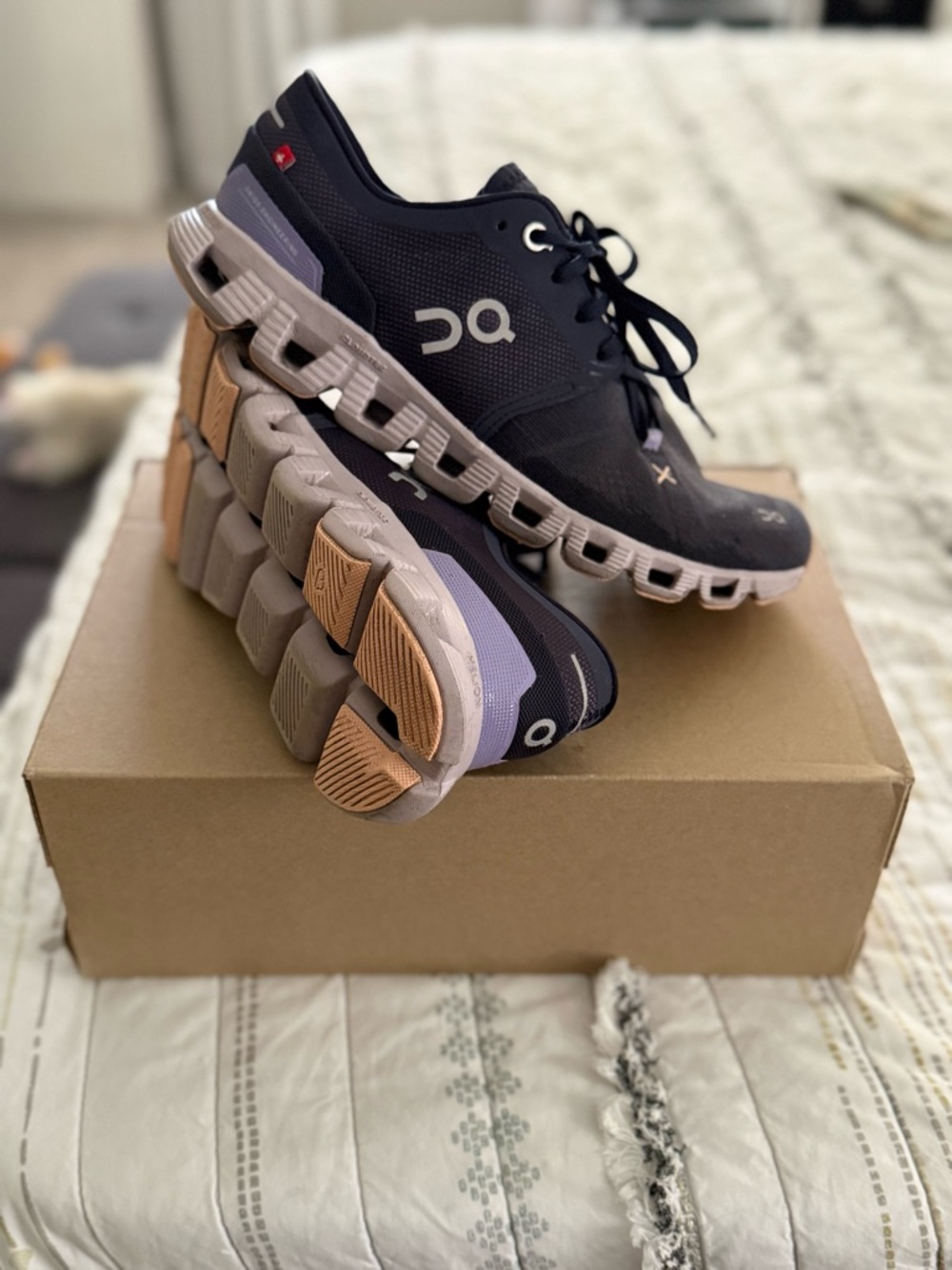 On Running Women's Cloudswift Athletic Shoes - Black/Purple
